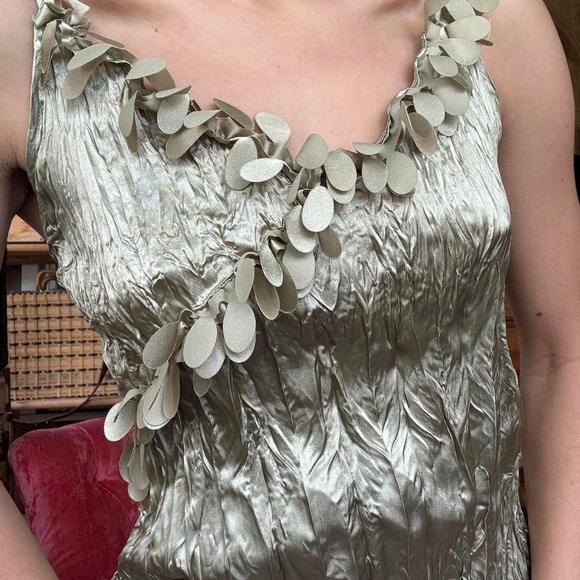 Lapis Sage Green Crinkle Metallic Camisole Petal Trim Strappy Tank Top Medium - Picture 4 of 7